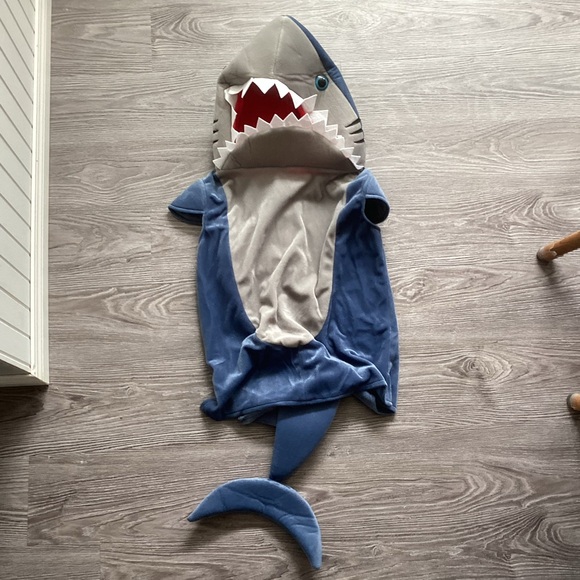 Great White Shark Costume - Picture 5 of 11